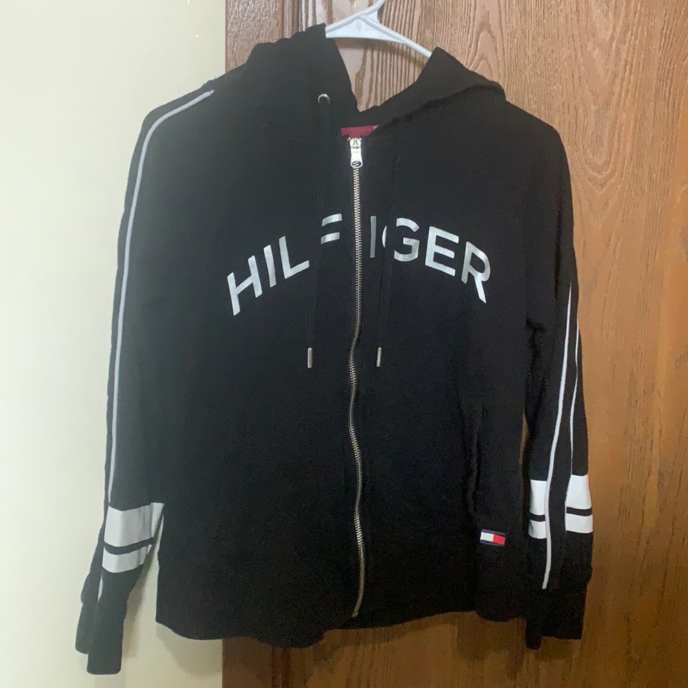 Hifliger black jacket.